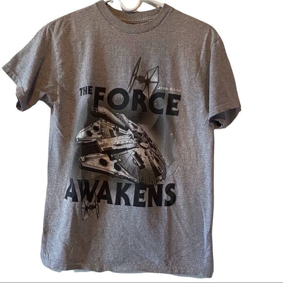Star Wars The Force Awakens T-shirt NWOT - Picture 1 of 1